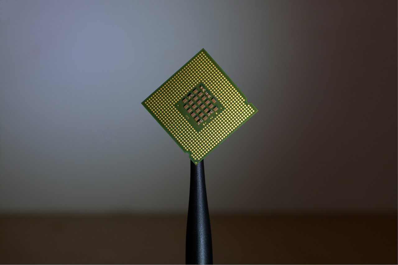 Çin, 2027’ye kadar Intel ve AMD’yi etkileyecek çip geçişini bitirecek